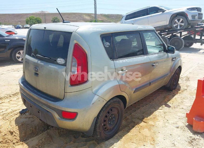 Photo 4 of 2012 Kia Soul (VIN KNDJT2A51C7377790)