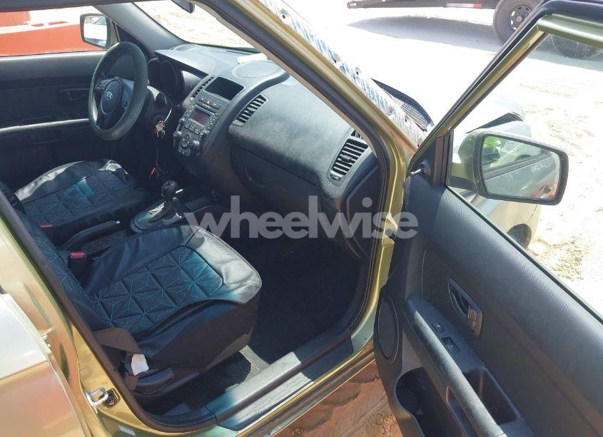 Photo 5 of 2012 Kia Soul (VIN KNDJT2A51C7377790)