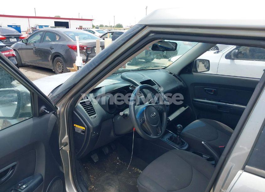 Photo 12 of 2013 Kia Soul (VIN KNDJT2A51D7527642)