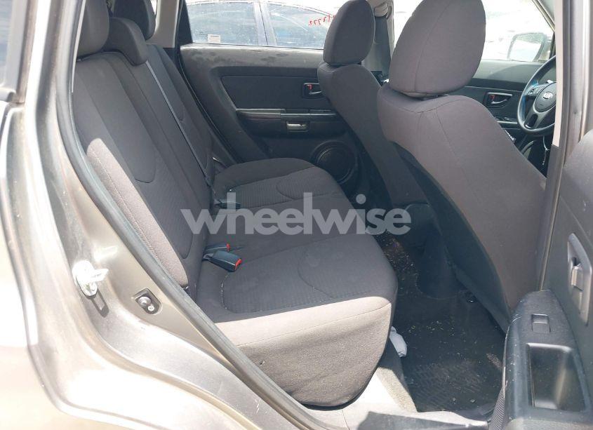 Photo 8 of 2013 Kia Soul (VIN KNDJT2A51D7527642)