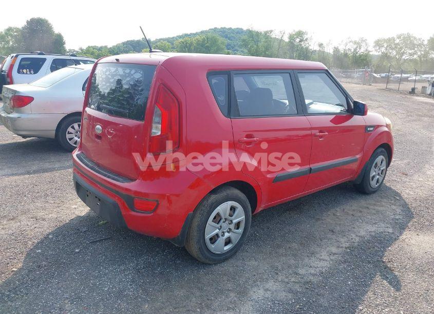 Photo 4 of 2013 Kia Soul (VIN KNDJT2A51D7529973)