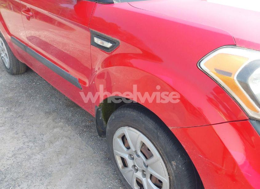 Photo 6 of 2013 Kia Soul (VIN KNDJT2A51D7529973)