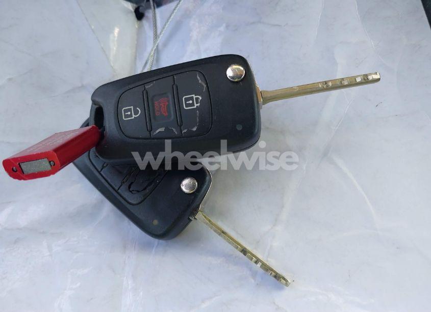 Photo 11 of 2013 Kia Soul (VIN KNDJT2A51D7634674)