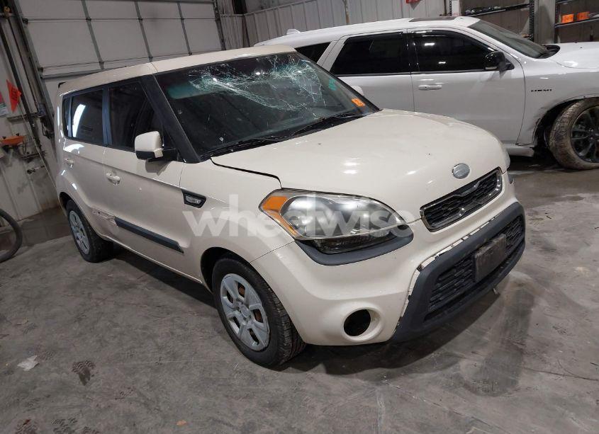2013 Kia Soul (VIN KNDJT2A51D7756578) main photo