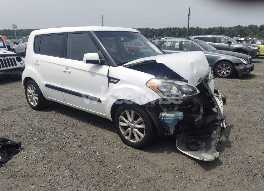 2013 Kia Soul (VIN KNDJT2A51D7773901) main photo