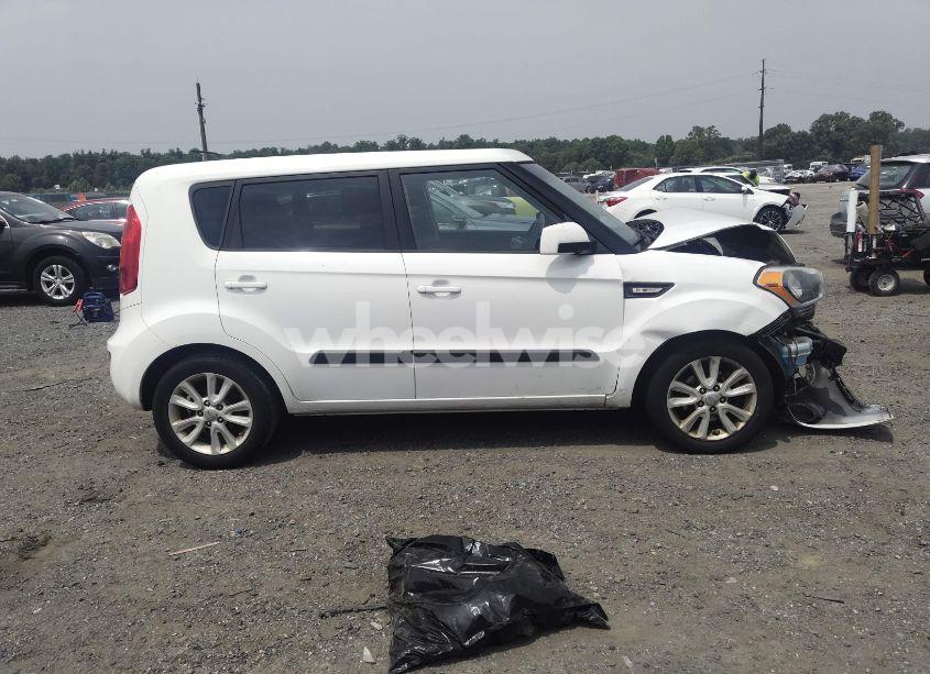 Photo 13 of 2013 Kia Soul (VIN KNDJT2A51D7773901)