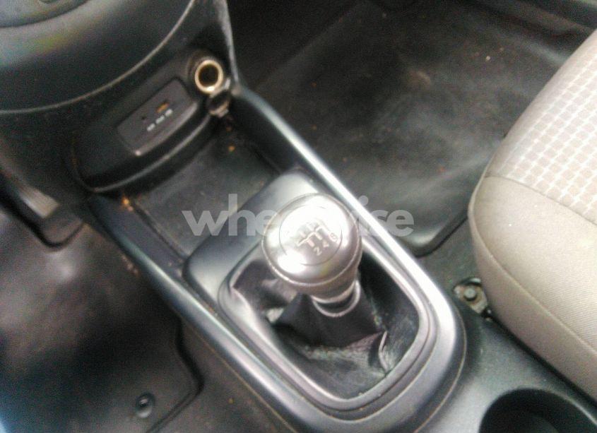 Photo 6 of 2012 Kia Soul (VIN KNDJT2A52C7353837)