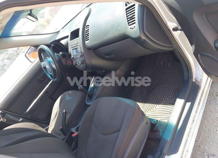 Photo 5 of 2013 Kia Soul (VIN KNDJT2A52D7491606)