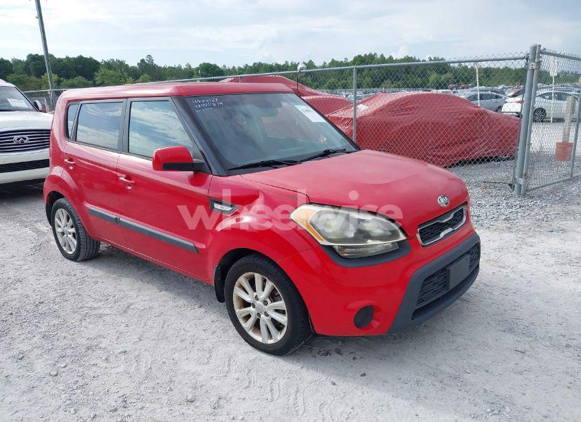 2013 Kia Soul (VIN KNDJT2A52D7556972) main photo