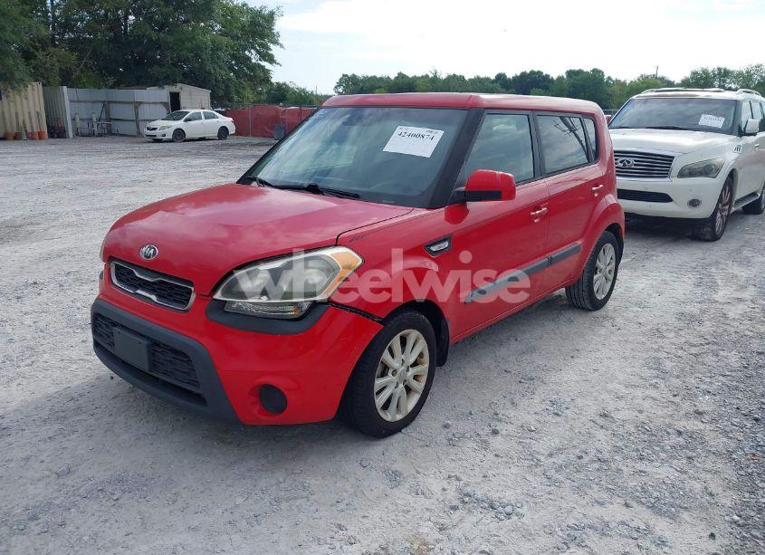 Photo 2 of 2013 Kia Soul (VIN KNDJT2A52D7556972)