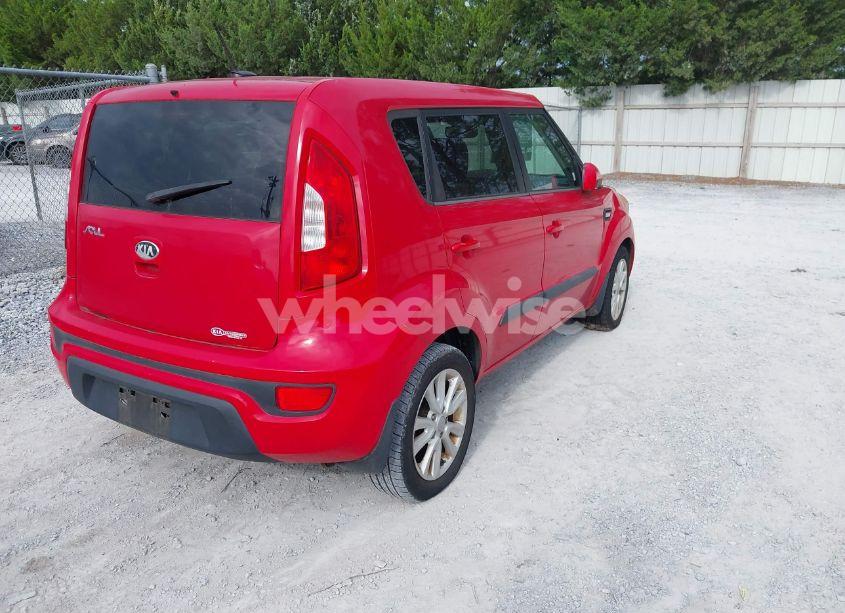 Photo 4 of 2013 Kia Soul (VIN KNDJT2A52D7556972)