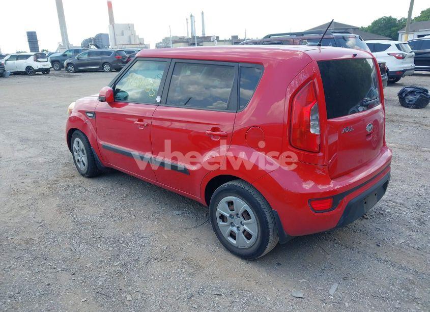 Photo 3 of 2013 Kia Soul (VIN KNDJT2A52D7570807)