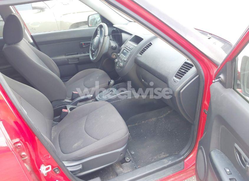 Photo 5 of 2013 Kia Soul (VIN KNDJT2A52D7570807)