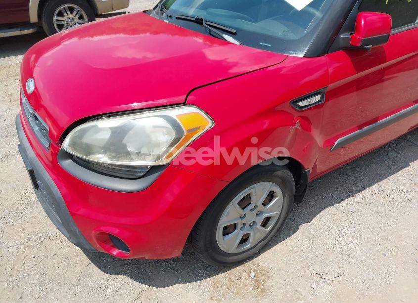 Photo 6 of 2013 Kia Soul (VIN KNDJT2A52D7570807)