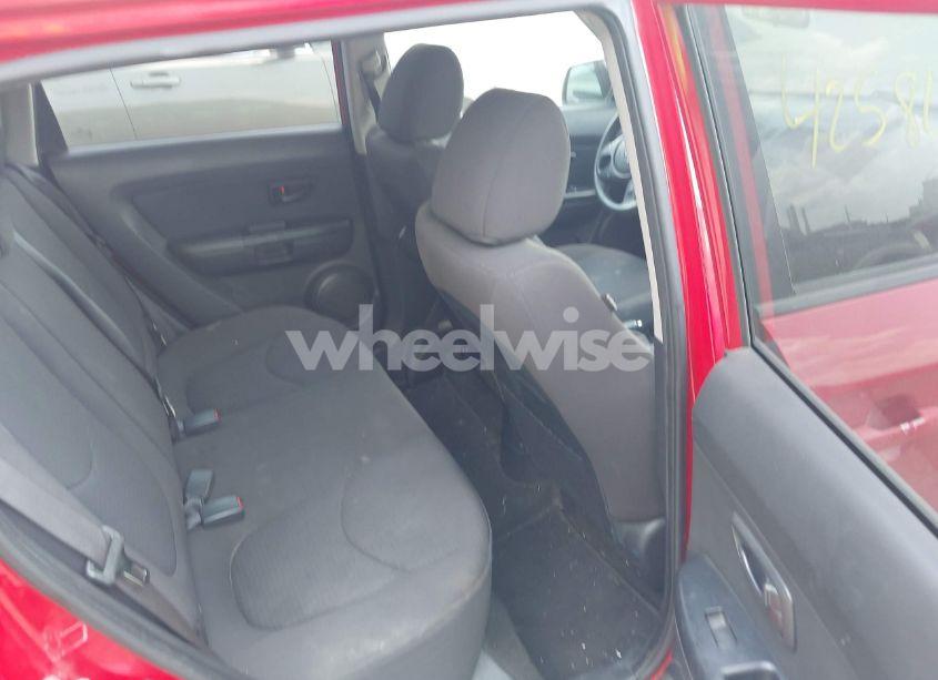 Photo 8 of 2013 Kia Soul (VIN KNDJT2A52D7570807)