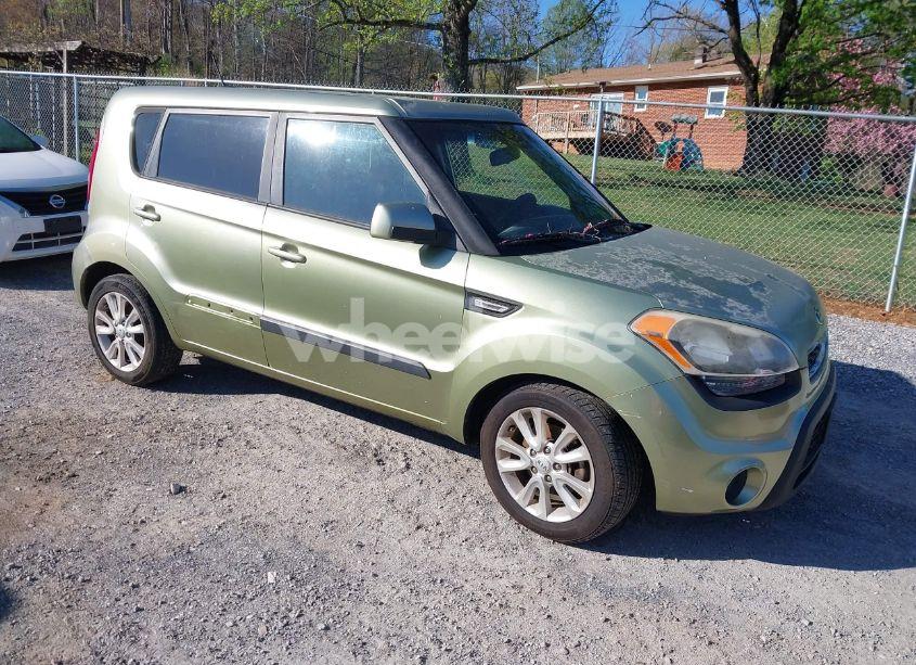 2013 Kia Soul (VIN KNDJT2A52D7619326) main photo