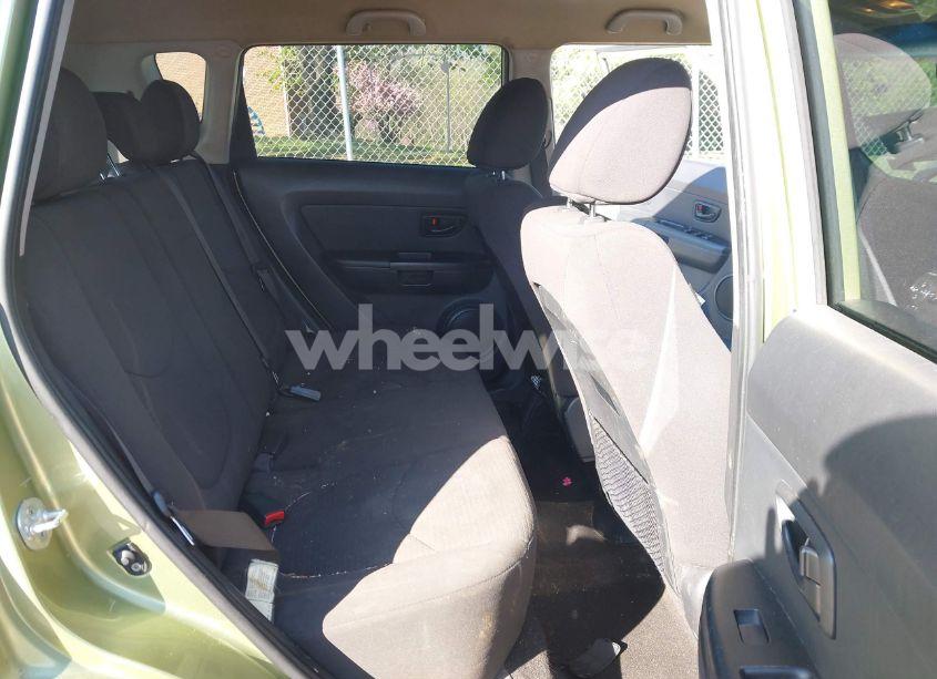 Photo 8 of 2013 Kia Soul (VIN KNDJT2A52D7619326)