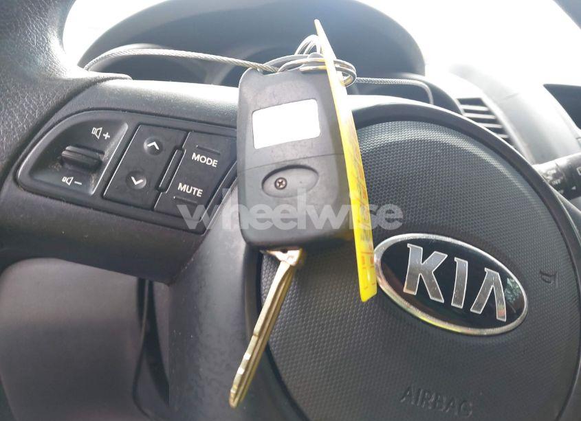 Photo 11 of 2013 Kia Soul (VIN KNDJT2A52D7625451)