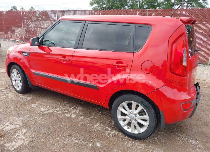 Photo 3 of 2013 Kia Soul (VIN KNDJT2A52D7625451)