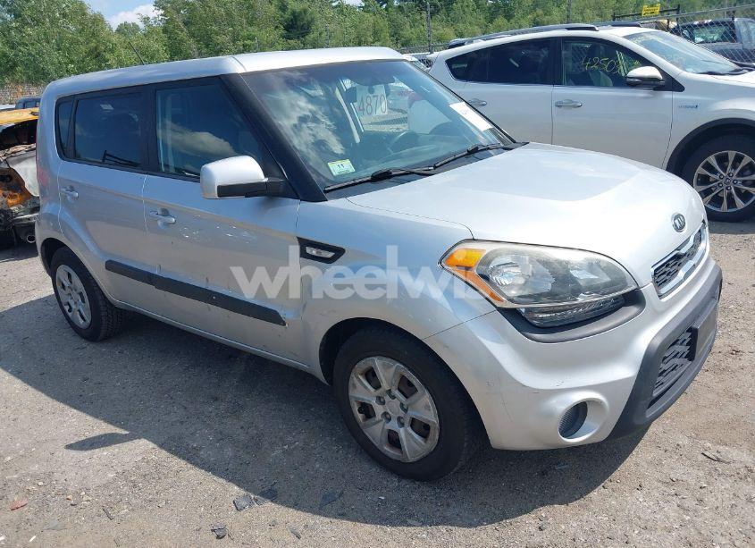 2012 Kia Soul (VIN KNDJT2A53C7361252) main photo
