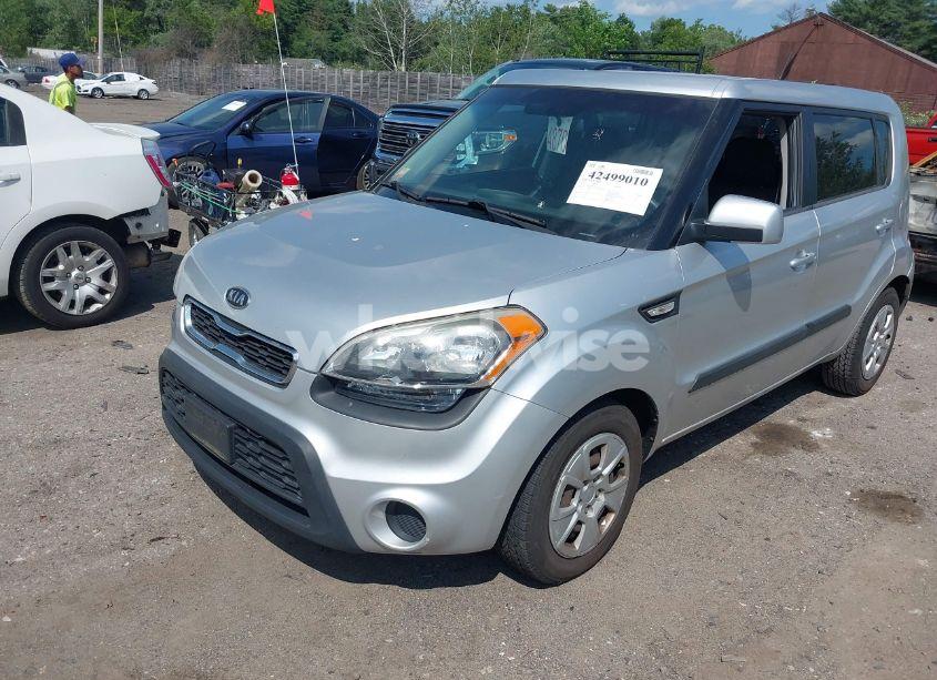 Photo 2 of 2012 Kia Soul (VIN KNDJT2A53C7361252)