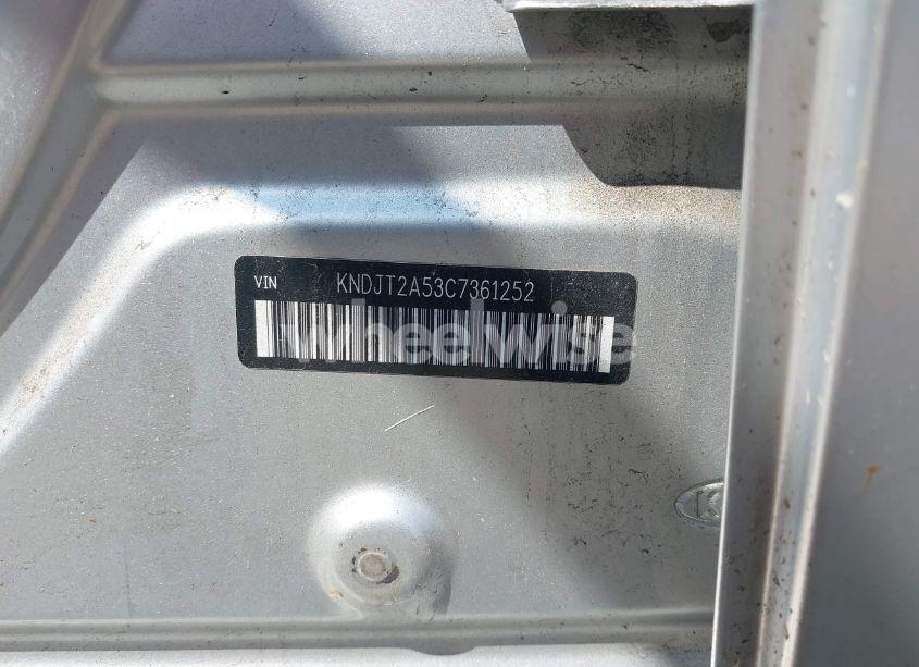 Photo 9 of 2012 Kia Soul (VIN KNDJT2A53C7361252)