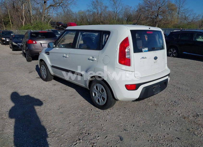 Photo 3 of 2012 Kia Soul (VIN KNDJT2A53C7471461)