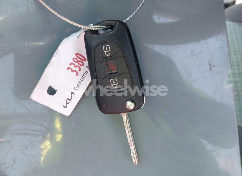 Photo 11 of 2013 Kia Soul (VIN KNDJT2A53D7586207)