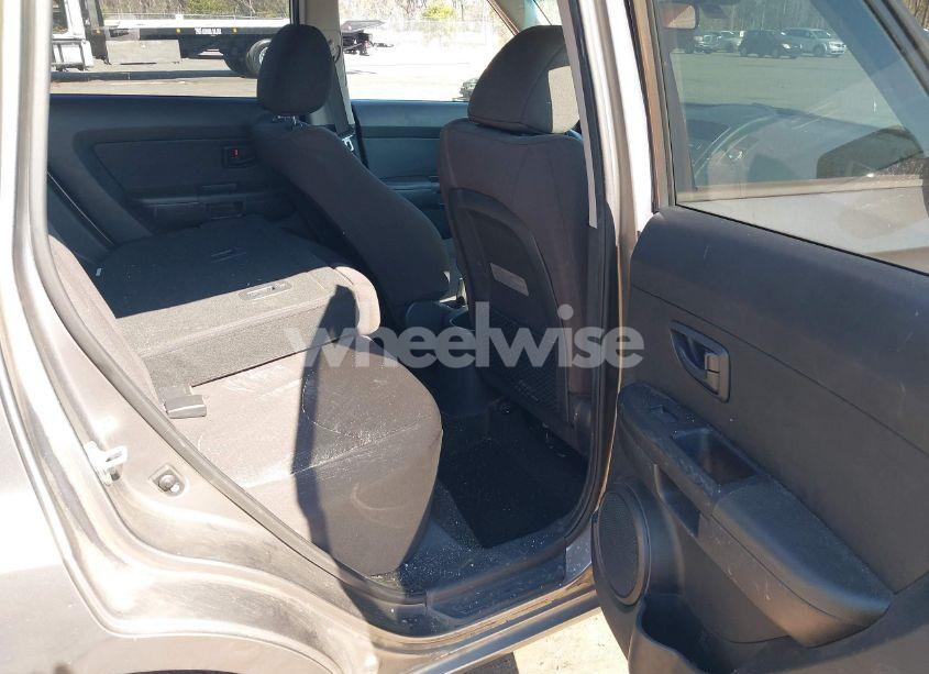 Photo 8 of 2013 Kia Soul (VIN KNDJT2A53D7586207)