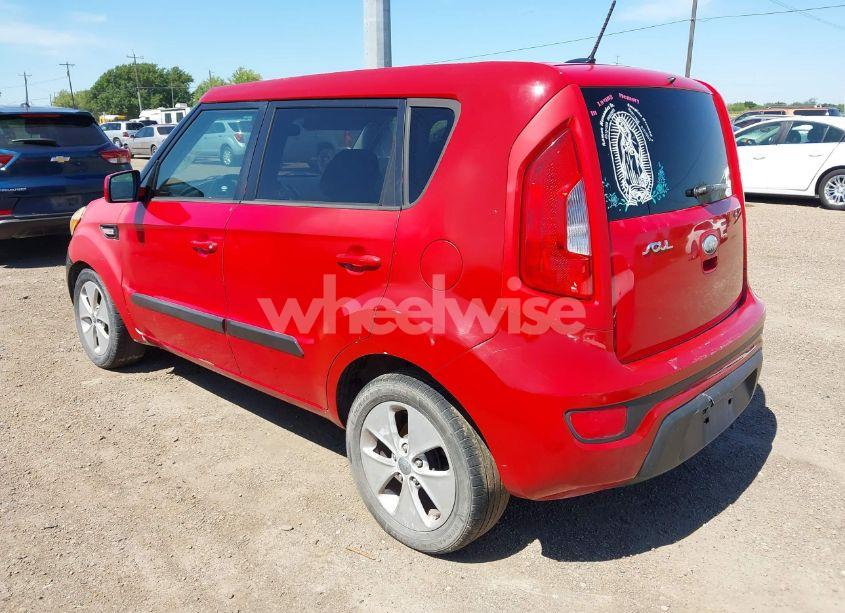 Photo 3 of 2013 Kia Soul (VIN KNDJT2A53D7592220)