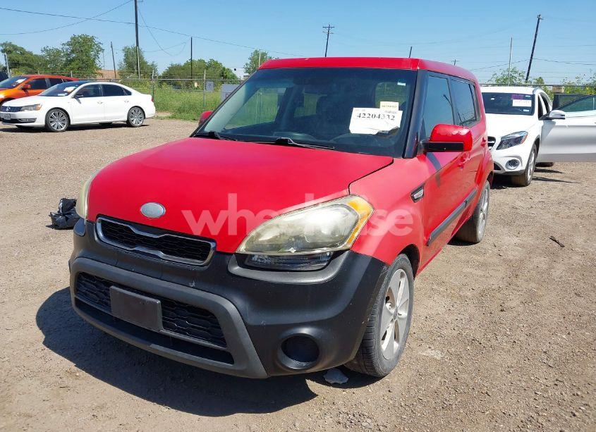Photo 6 of 2013 Kia Soul (VIN KNDJT2A53D7592220)