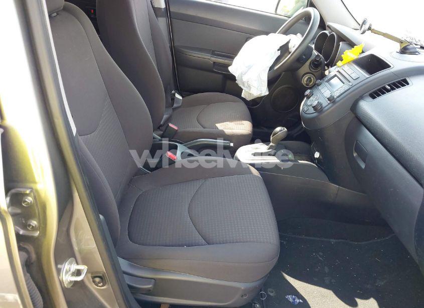 Photo 5 of 2013 Kia Soul (VIN KNDJT2A53D7595313)