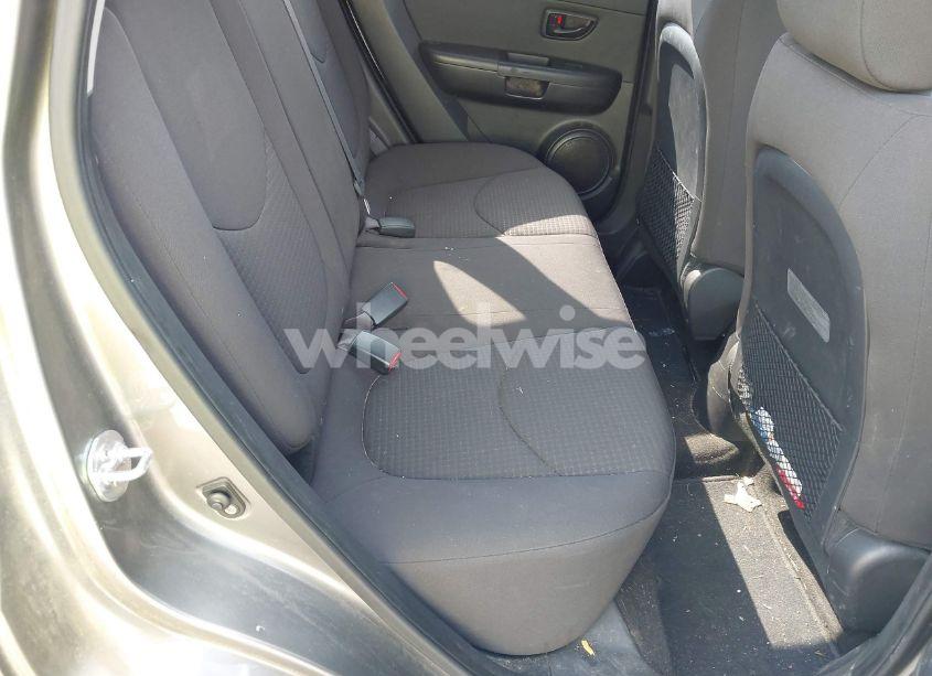 Photo 8 of 2013 Kia Soul (VIN KNDJT2A53D7595313)