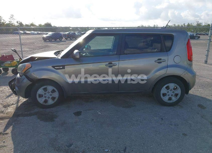Photo 14 of 2013 Kia Soul (VIN KNDJT2A53D7601708)