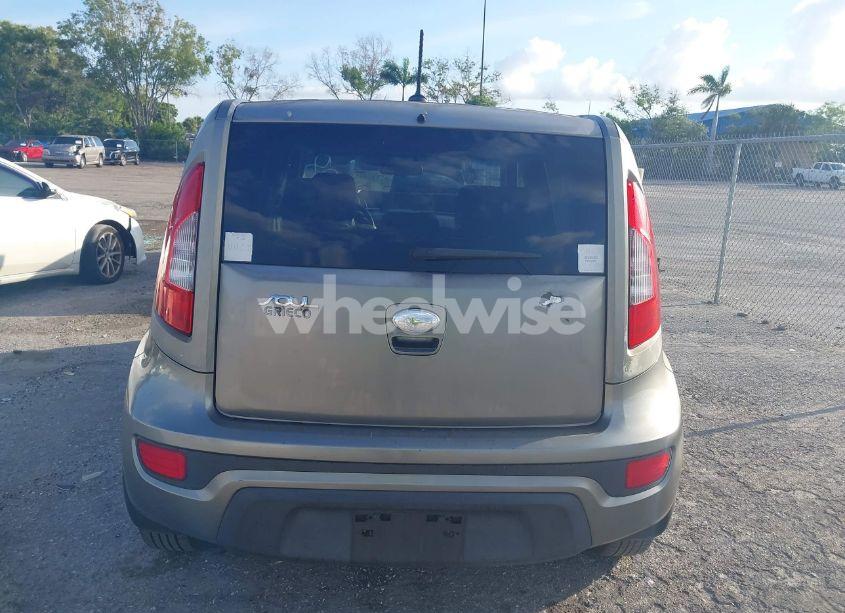 Photo 16 of 2013 Kia Soul (VIN KNDJT2A53D7601708)