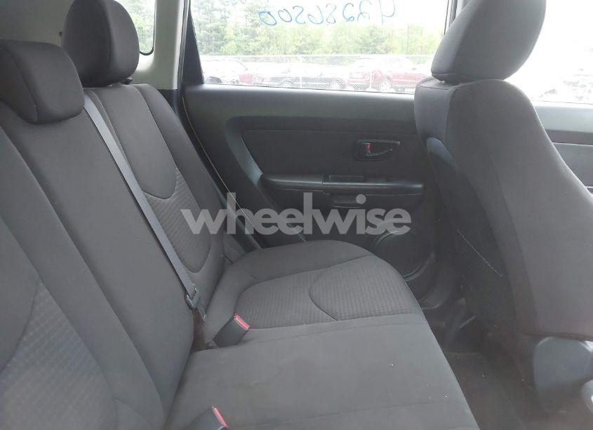 Photo 8 of 2013 Kia Soul (VIN KNDJT2A53D7765508)