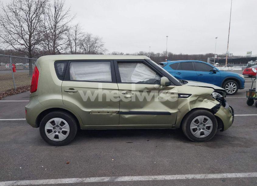 Photo 13 of 2012 Kia Soul (VIN KNDJT2A54C7440509)