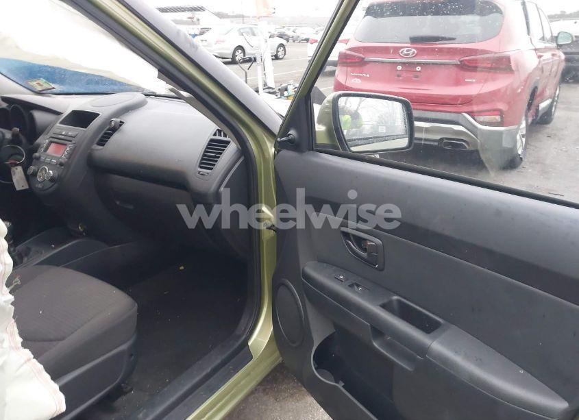 Photo 5 of 2012 Kia Soul (VIN KNDJT2A54C7440509)