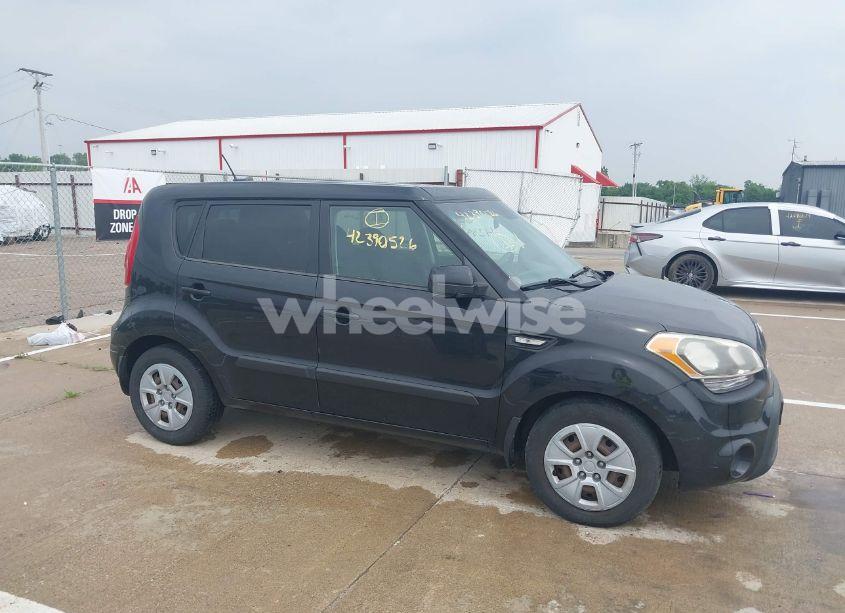 Photo 6 of 2012 Kia Soul (VIN KNDJT2A54C7746528)