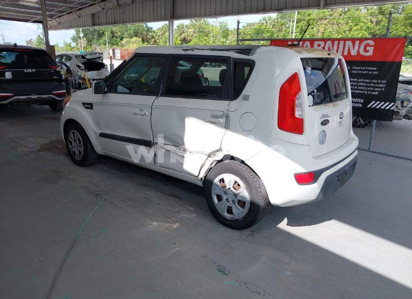 Photo 3 of 2013 Kia Soul (VIN KNDJT2A54D7524962)