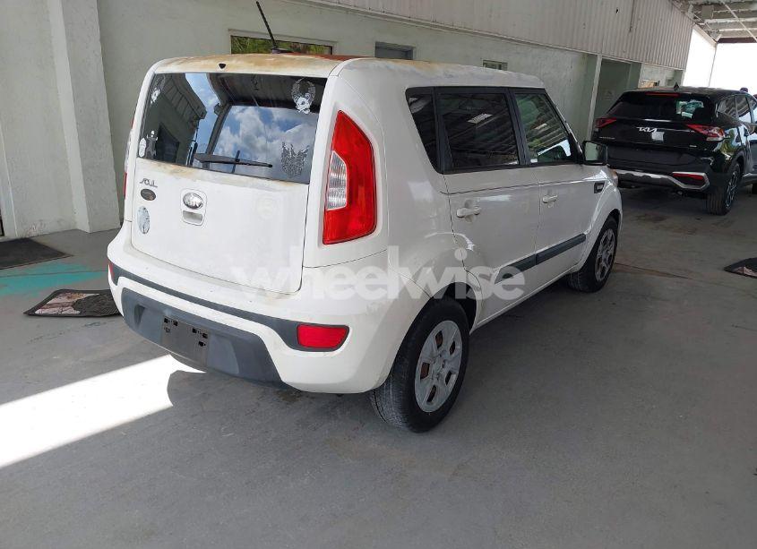 Photo 4 of 2013 Kia Soul (VIN KNDJT2A54D7524962)