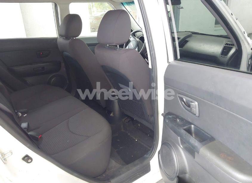 Photo 8 of 2013 Kia Soul (VIN KNDJT2A54D7524962)