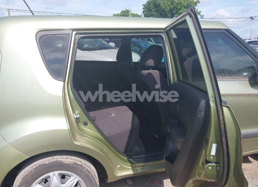 Photo 8 of 2013 Kia Soul (VIN KNDJT2A54D7531510)
