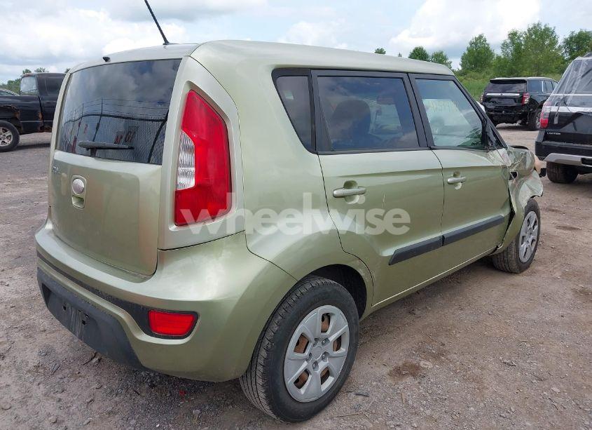 Photo 4 of 2013 Kia Soul (VIN KNDJT2A54D7615066)