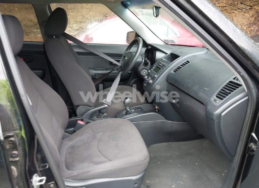 Photo 5 of 2012 Kia Soul (VIN KNDJT2A55C7421547)