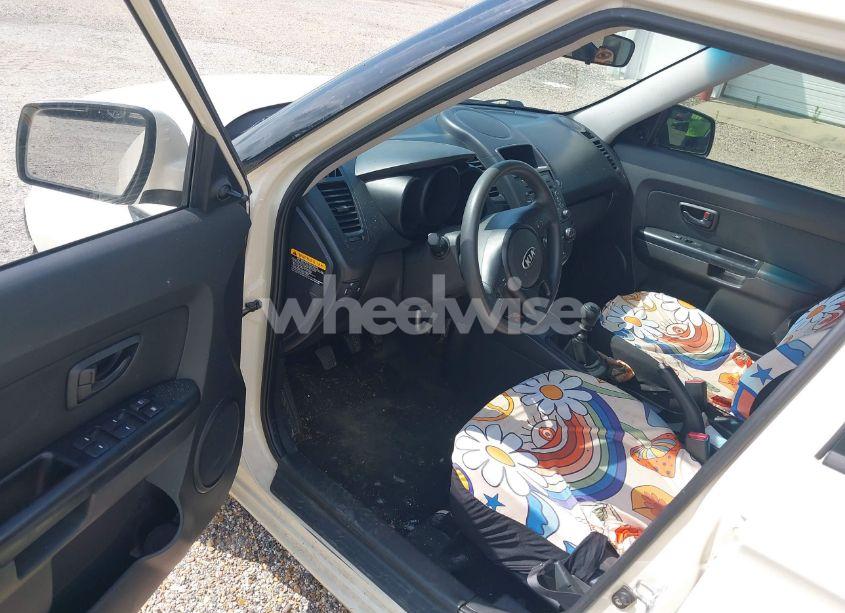 Photo 15 of 2013 Kia Soul (VIN KNDJT2A55D7514134)