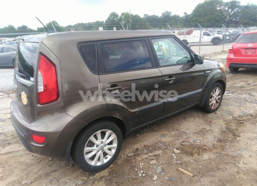 Photo 4 of 2013 Kia Soul (VIN KNDJT2A55D7566752)