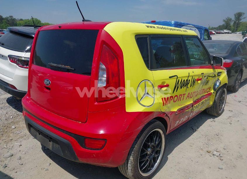 Photo 4 of 2013 Kia Soul (VIN KNDJT2A55D7569621)