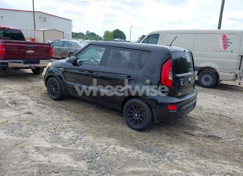 Photo 3 of 2013 Kia Soul (VIN KNDJT2A55D7749195)