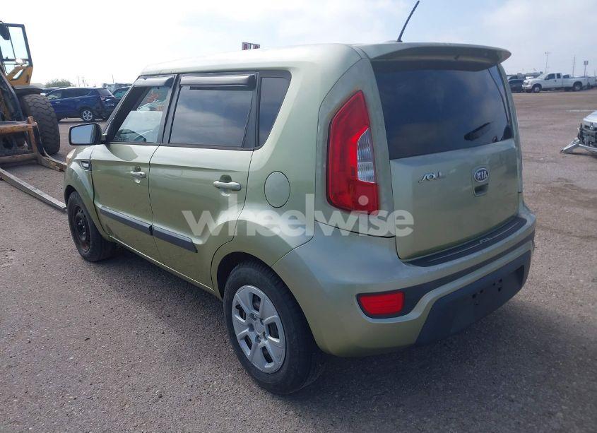 Photo 3 of 2012 Kia Soul (VIN KNDJT2A56C7464410)